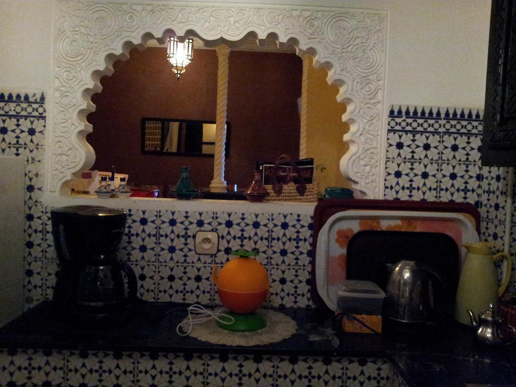 Riad Les Portes De La Medina Marrakesh Exterior photo